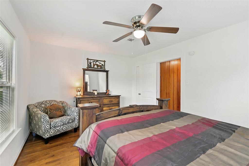 630 N Rockisland Street, Angleton, Texas image 19