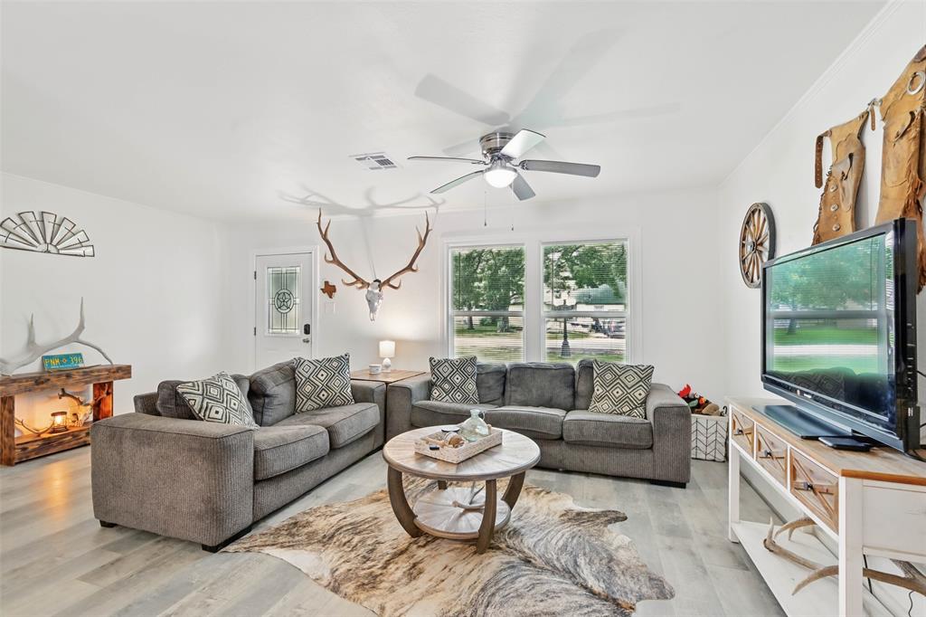 630 N Rockisland Street, Angleton, Texas image 3
