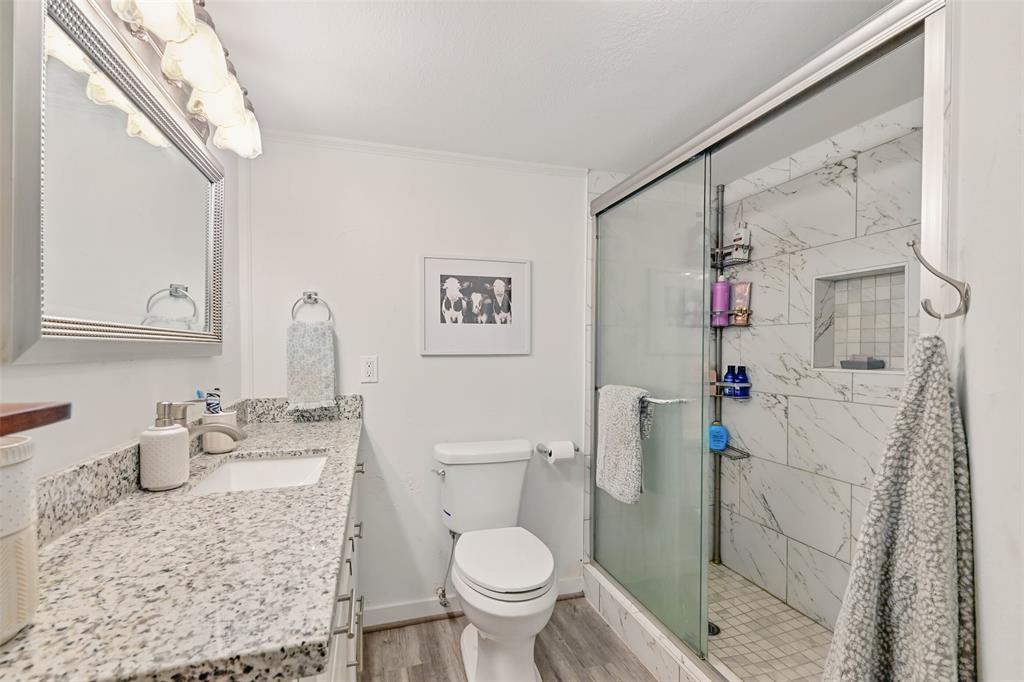 630 N Rockisland Street, Angleton, Texas image 13