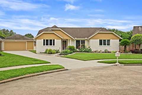 Single Family Residence in Pasadena TX 4614 Waialae Circle.jpg