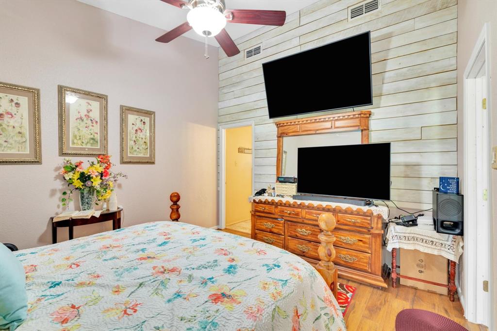 90 County Road 2852, Cleveland, Texas image 23
