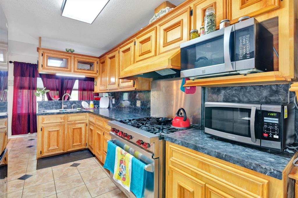 90 County Road 2852, Cleveland, Texas image 17