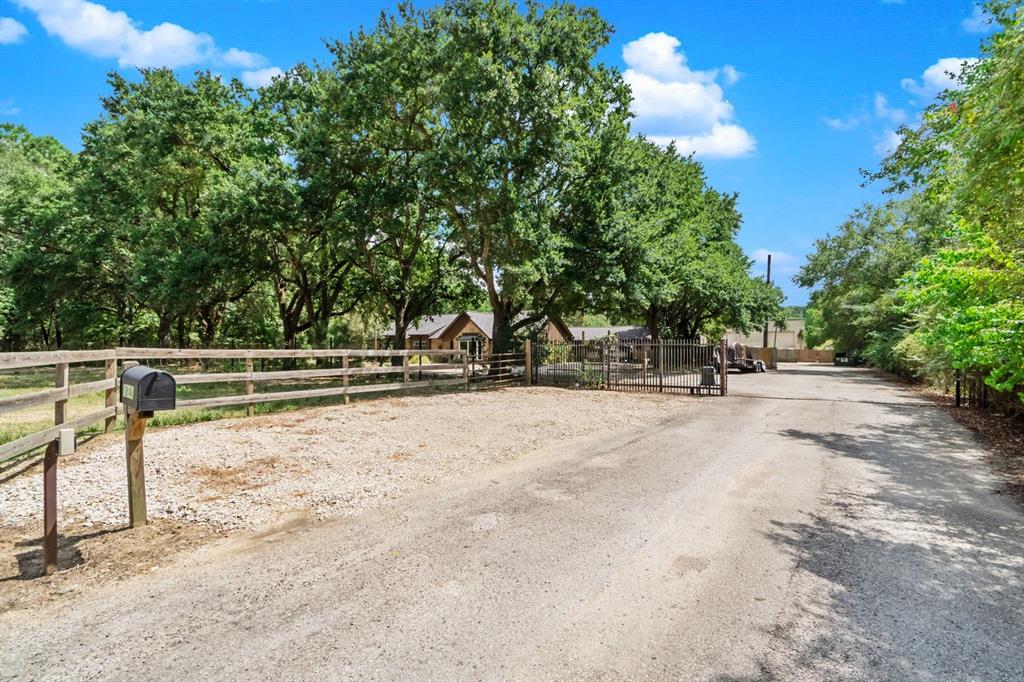12943 Spring Cypress Road, Tomball, Texas image 5