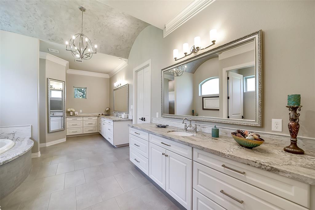 22414 Meadowhurst Circle, Tomball, Texas image 25