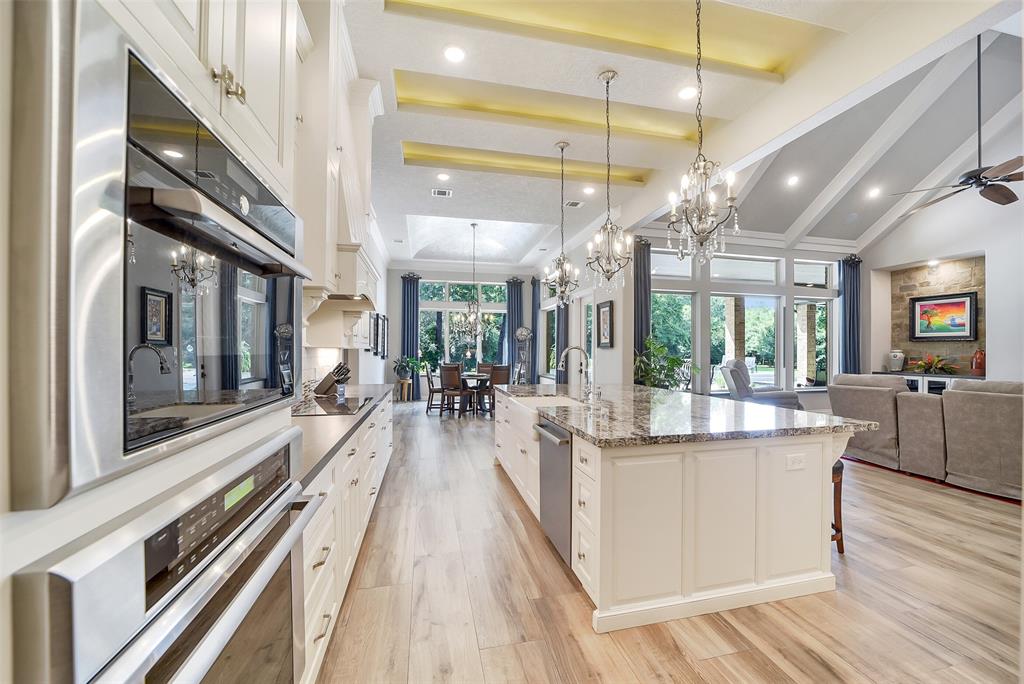 22414 Meadowhurst Circle, Tomball, Texas image 13