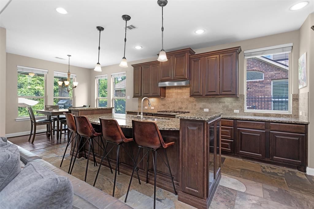 18 Sandwell Place, Spring, Texas image 10