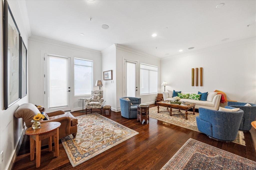 510 Lovett Boulevard 310