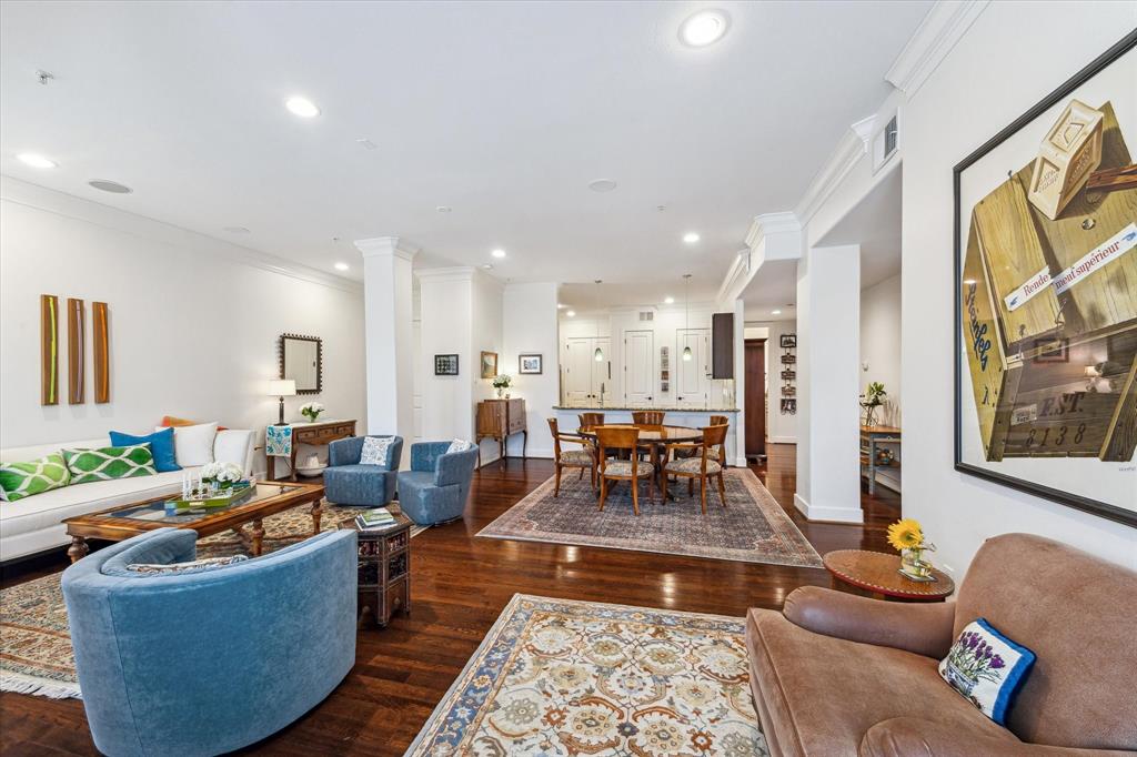 510 Lovett Boulevard 310