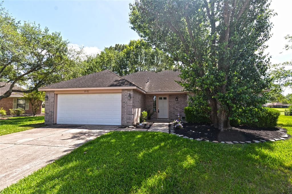 810 Birchview Court, Pearland, Texas image 5