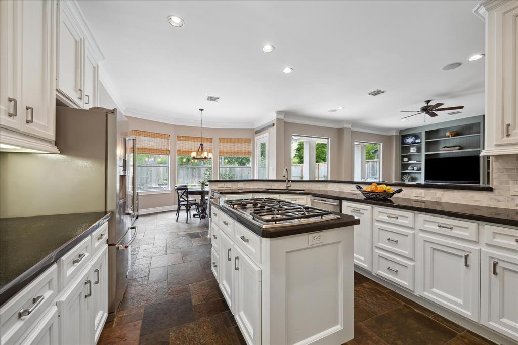 4609 Cedar Oaks Ln, Bellaire, Texas image 10