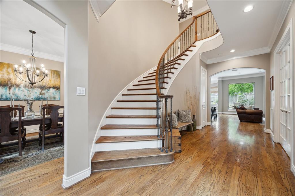 4609 Cedar Oaks Ln, Bellaire, Texas image 2