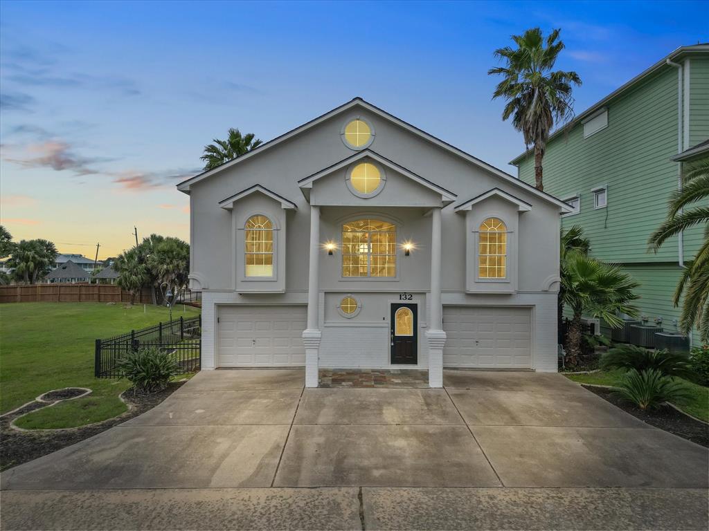 132 Starboard Drive, San Leon, Texas image 1