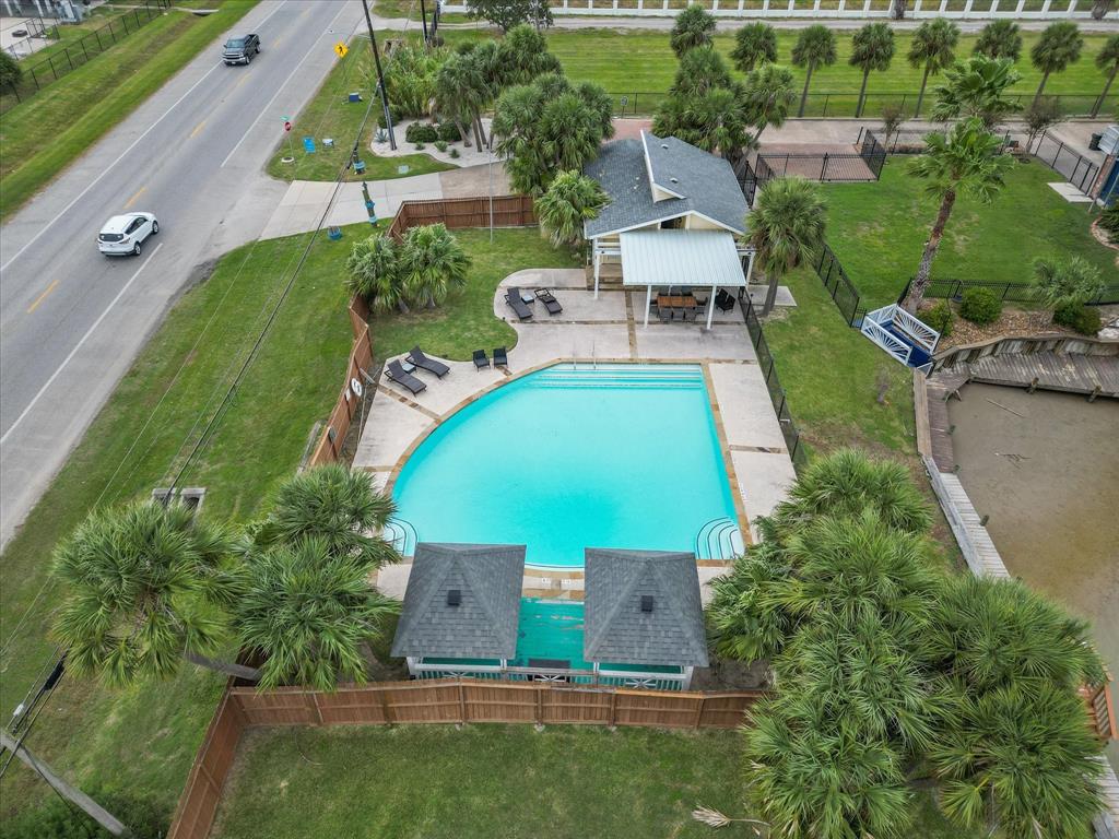 132 Starboard Drive, San Leon, Texas image 10