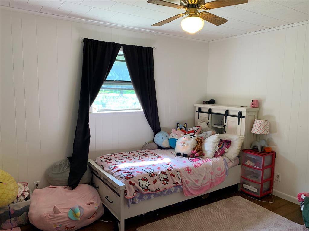 105 Meadow Creek Drive, Schulenburg, Texas image 17