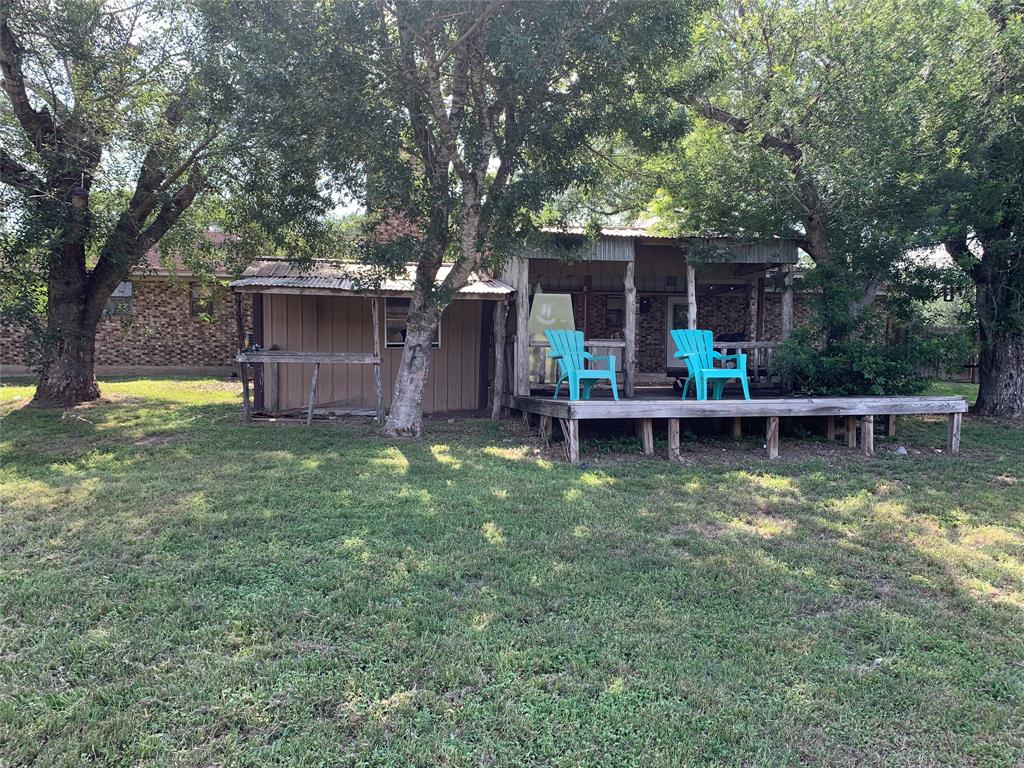 105 Meadow Creek Drive, Schulenburg, Texas image 24