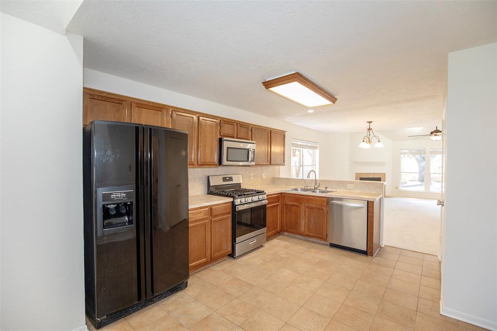 4423 Girl Scout Lane, Friendswood, Texas image 4