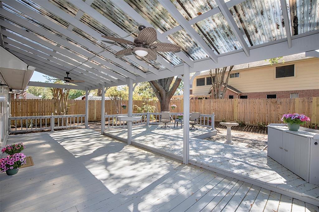 4423 Girl Scout Lane, Friendswood, Texas image 32