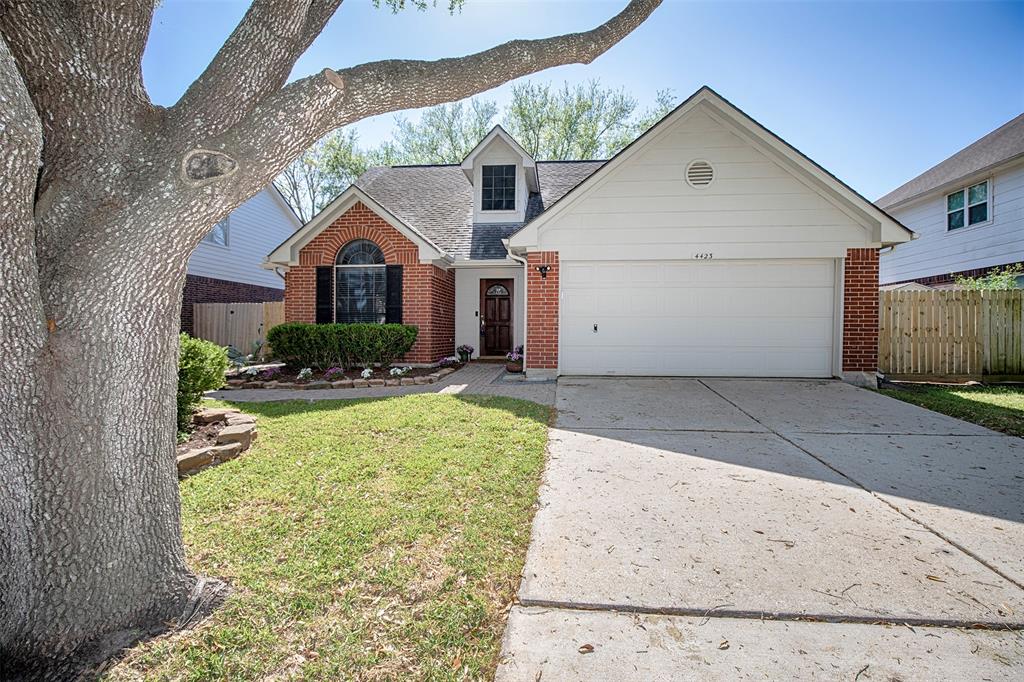 4423 Girl Scout Lane, Friendswood, Texas image 1
