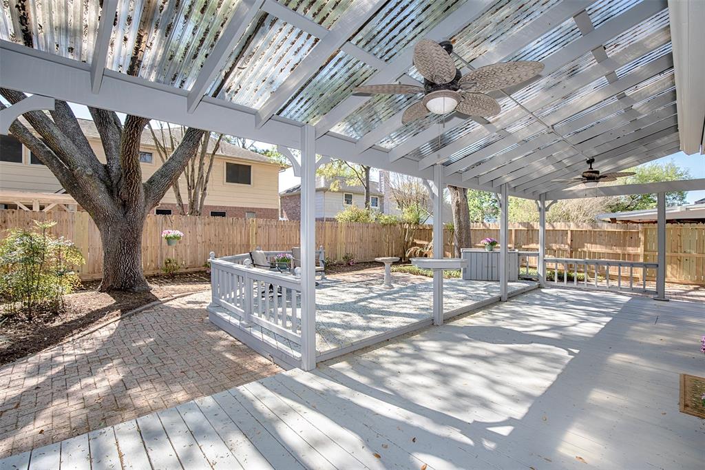 4423 Girl Scout Lane, Friendswood, Texas image 28
