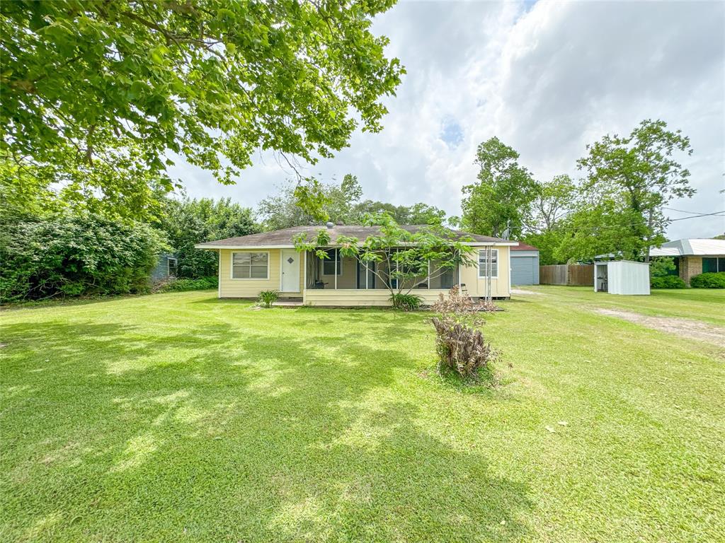 6710 County Road 203, Liverpool, Texas image 2