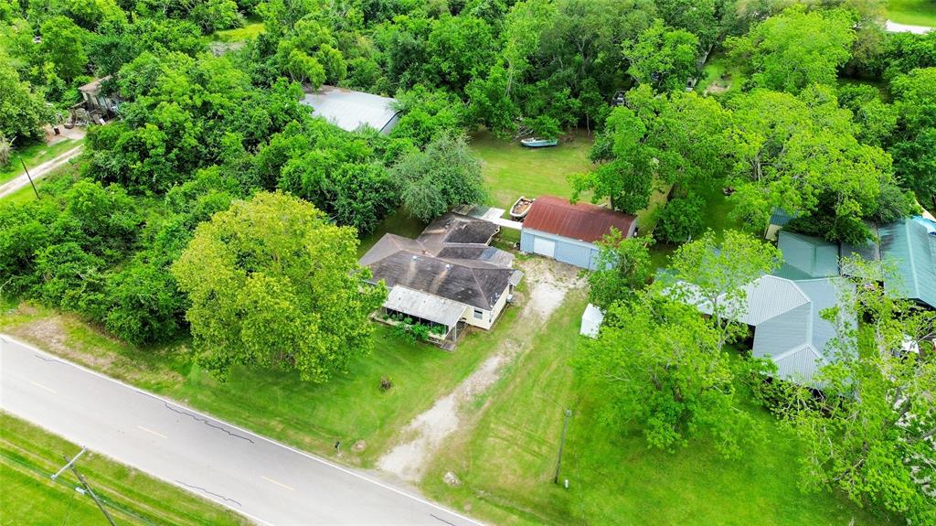 6710 County Road 203, Liverpool, Texas image 1