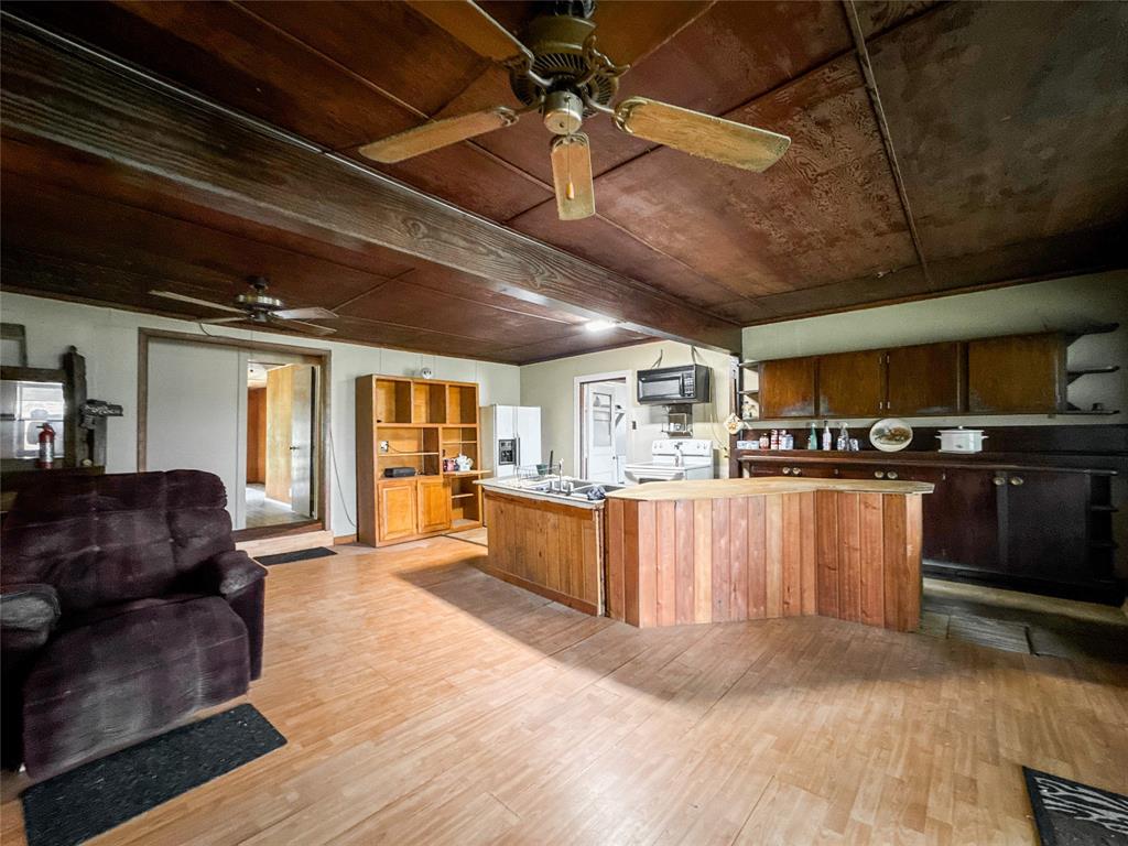 6710 County Road 203, Liverpool, Texas image 4