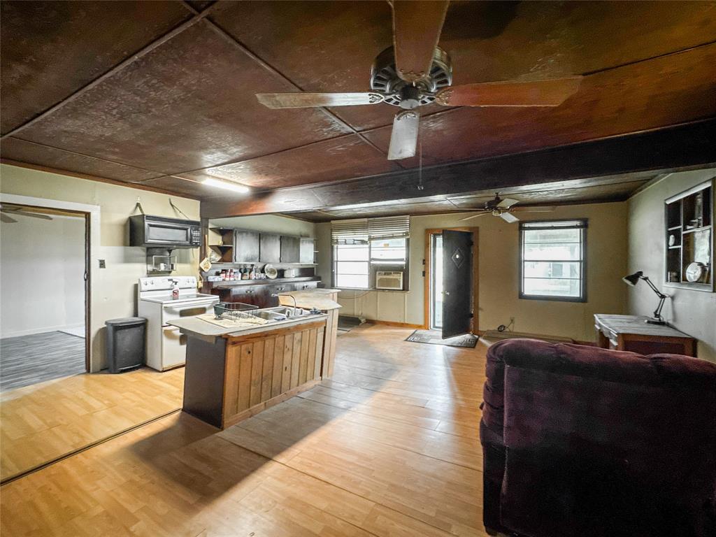 6710 County Road 203, Liverpool, Texas image 9
