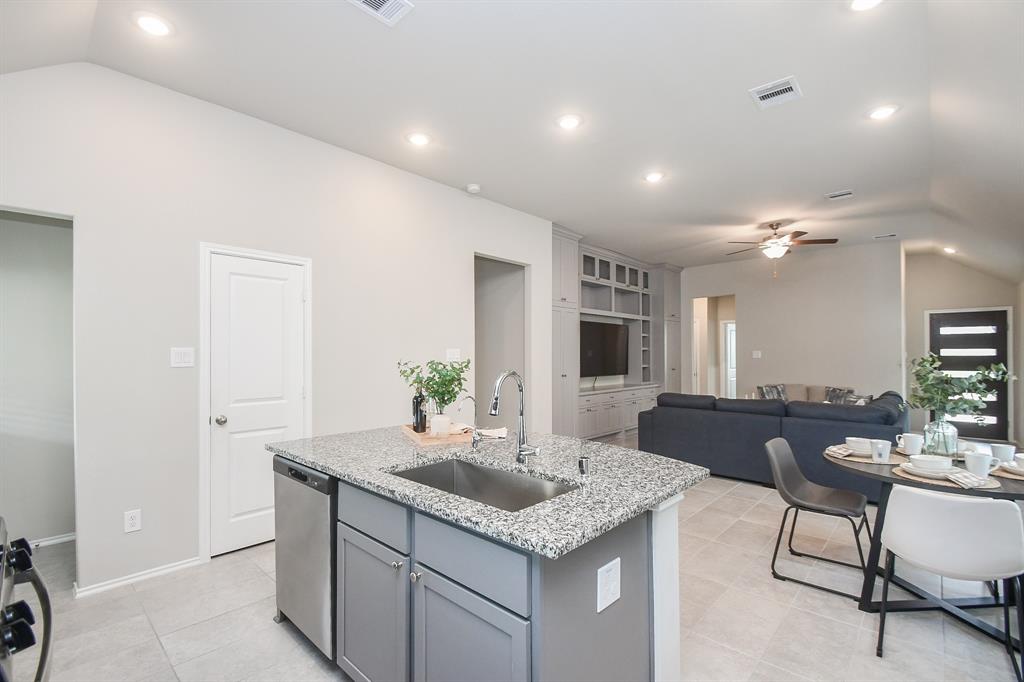 4806 Cedar Butte Lane, Manvel, Texas image 11