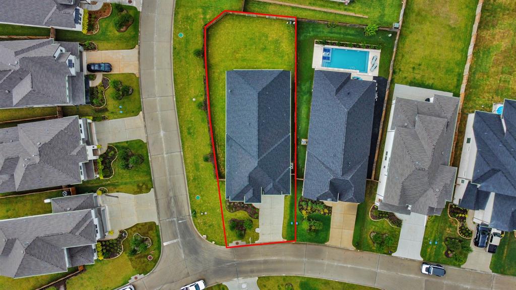 210 West Netleaf Court
