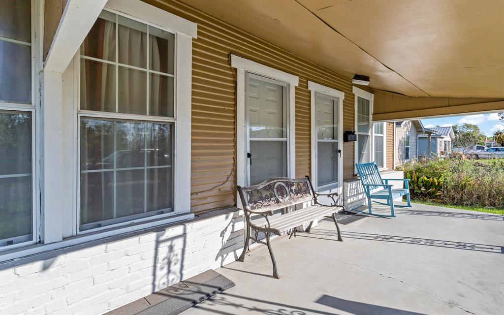 1027 13th Street, Port Arthur, Texas image 2