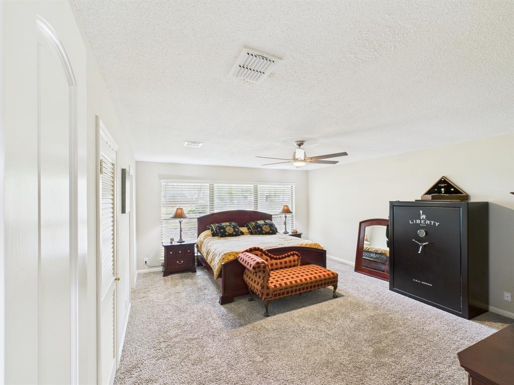 1310 Golden Bear Lane, Kingwood, Texas image 19