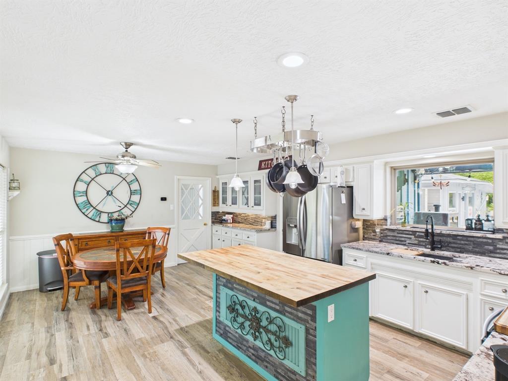 1310 Golden Bear Lane, Kingwood, Texas image 1