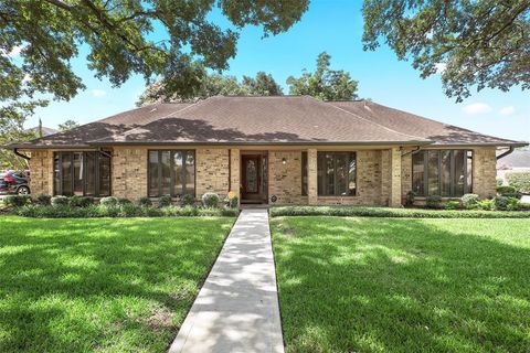 Single Family Residence in Pasadena TX 4210 Los Verdes Drive.jpg