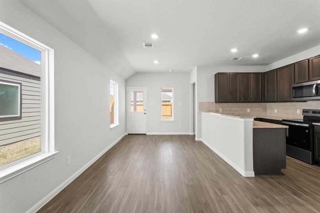 8111 Vanilla Orchid Drive, Houston, Texas image 7