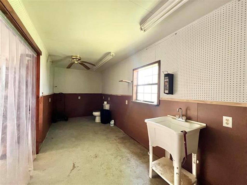 1725 S Timberlane Street, Vidor, Texas image 34