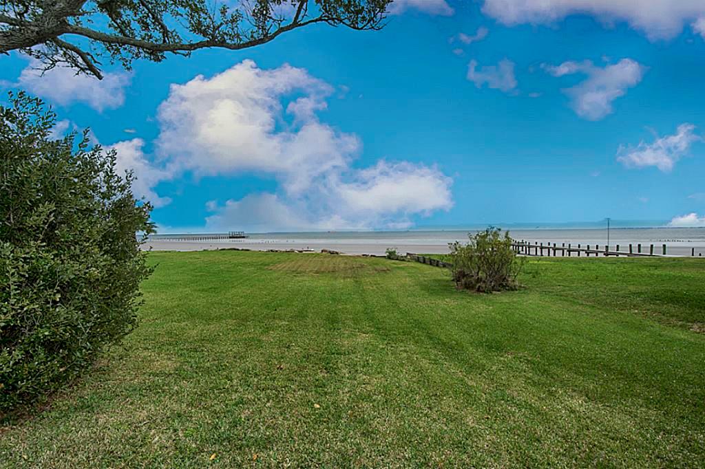 3607 Elmen, Seabrook, Texas image 3