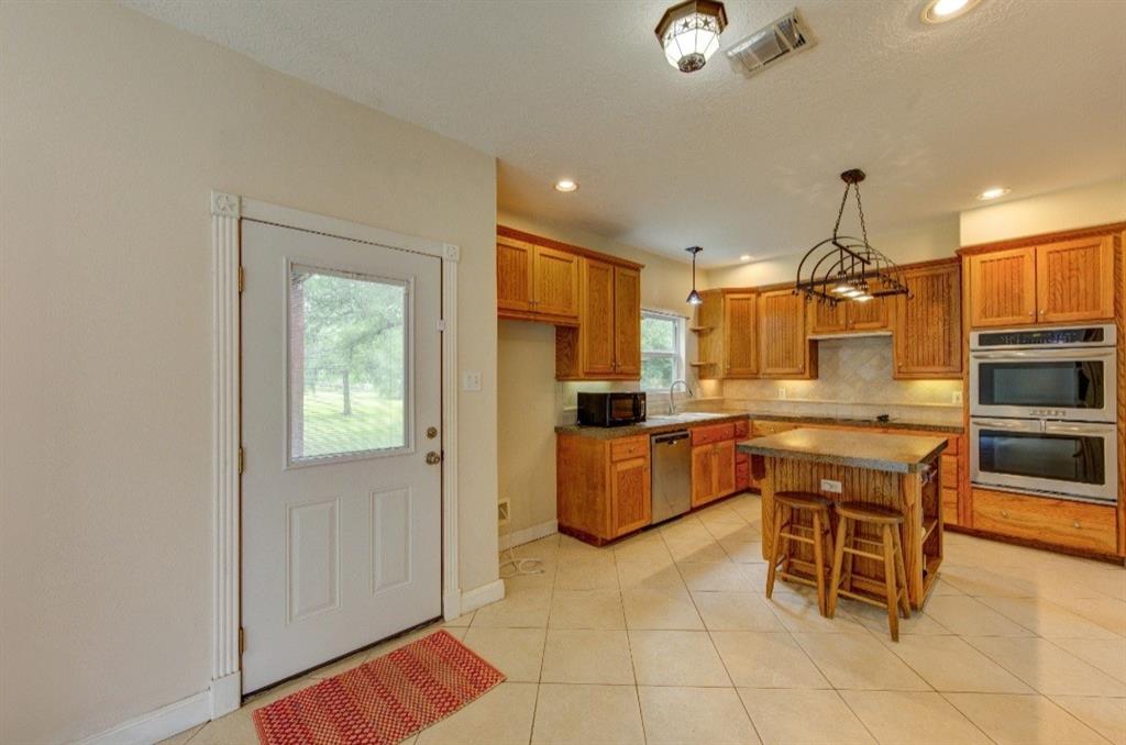 20610 Live Oak Drive, Damon, Texas image 20