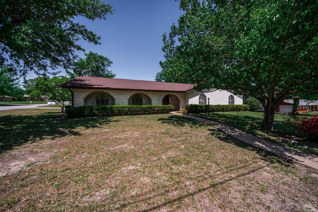 107 Tulip St, White Oak, Texas image 3