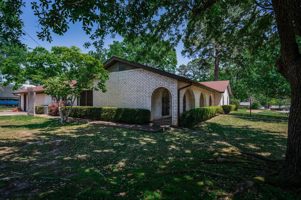 107 Tulip St, White Oak, Texas image 2