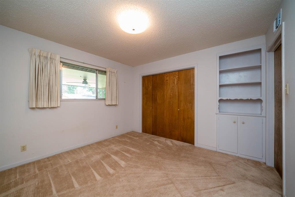 107 Tulip St, White Oak, Texas image 33