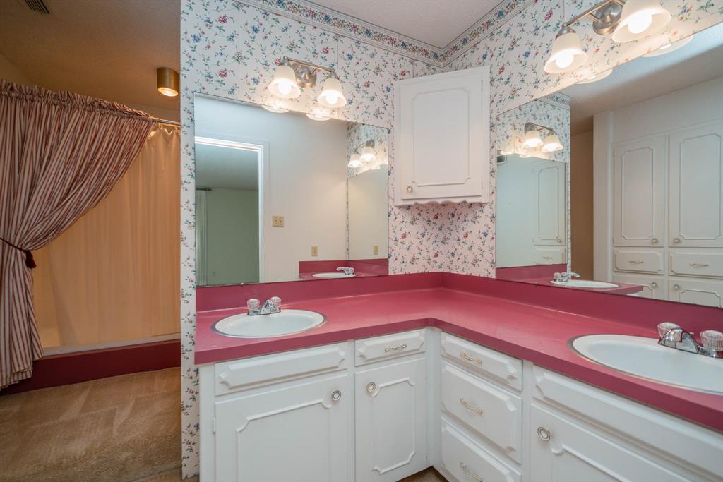 107 Tulip St, White Oak, Texas image 34