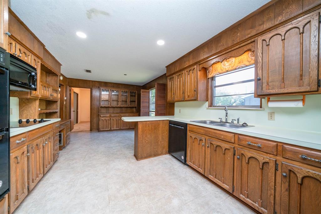 107 Tulip St, White Oak, Texas image 15