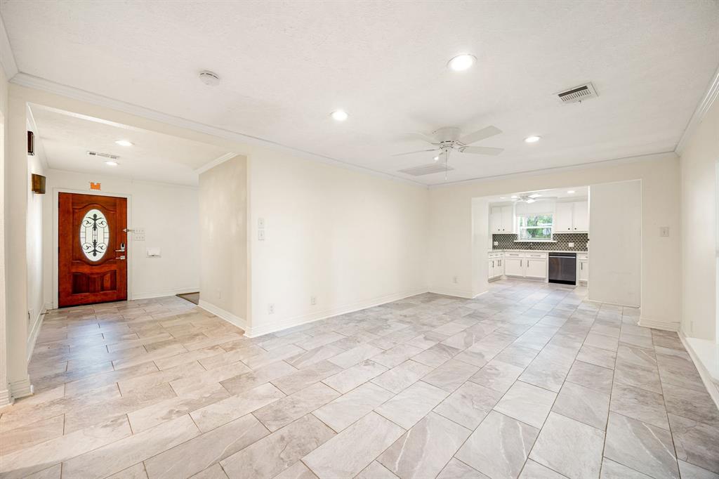 9762 Tappenbeck Drive, Houston, Texas image 7