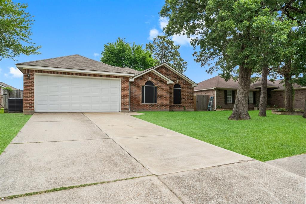 16883 Bob White Dr, Conroe, Texas image 3