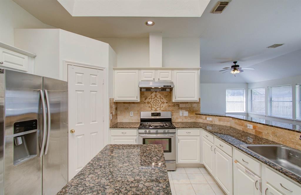 2906 Huckleberry Street, Missouri City, Texas image 34