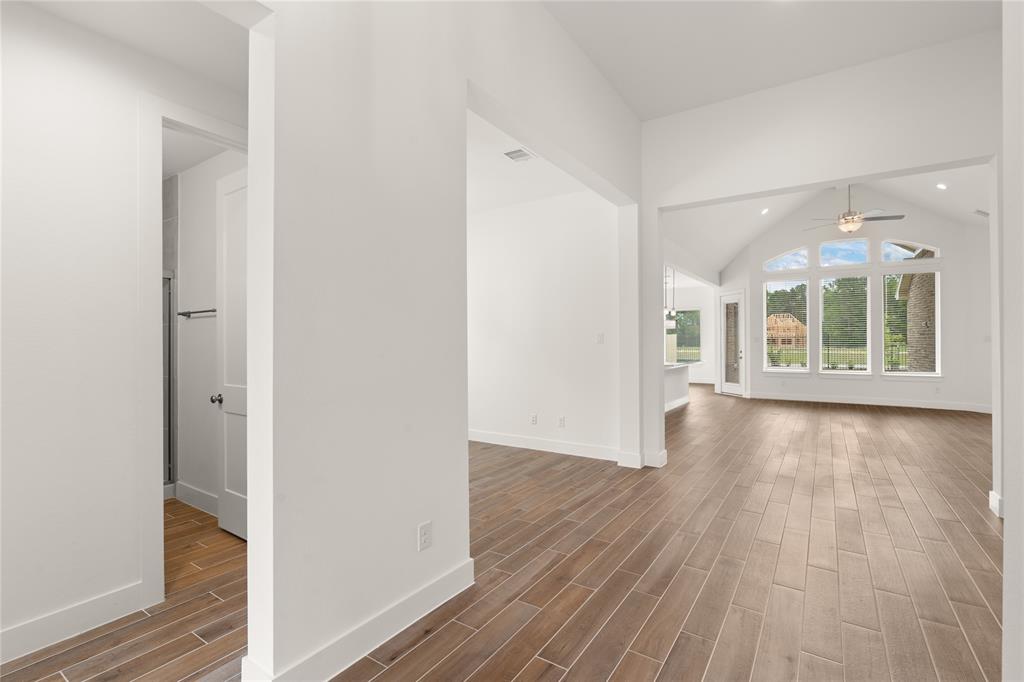 18232 Saffron Sun Street, Conroe, Texas image 9
