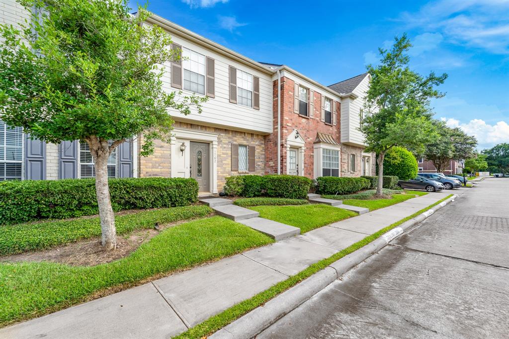 2910 Grants Lake Boulevard 1702