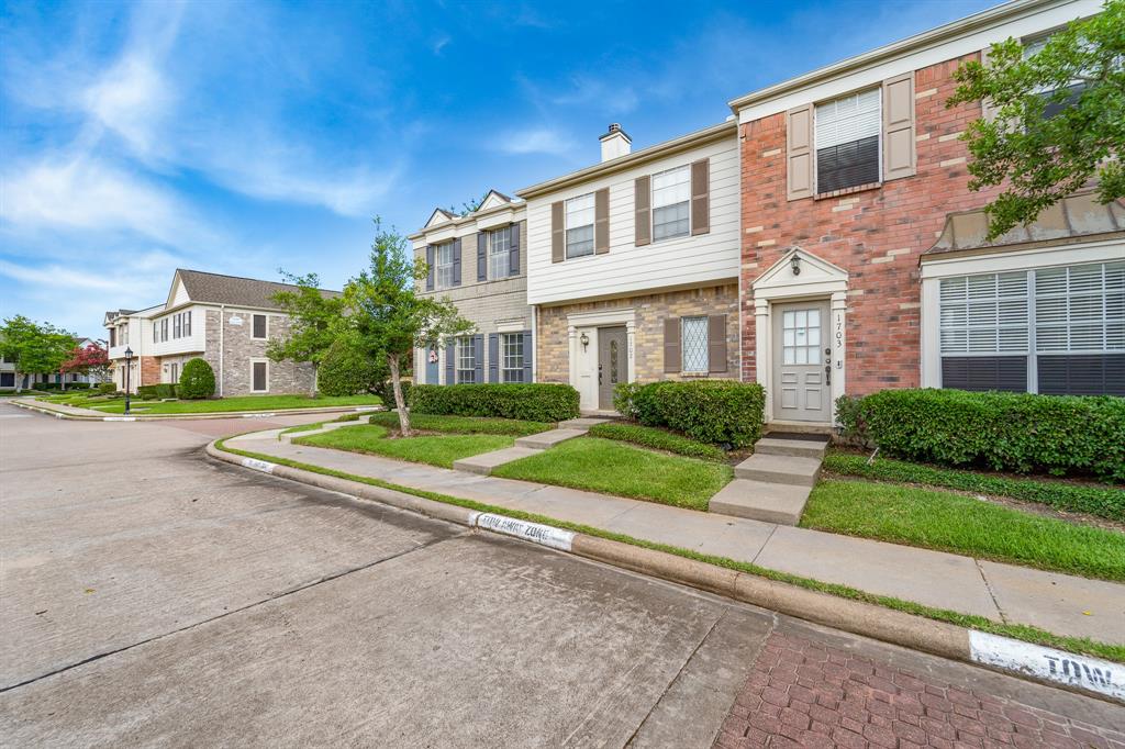2910 Grants Lake Boulevard 1702
