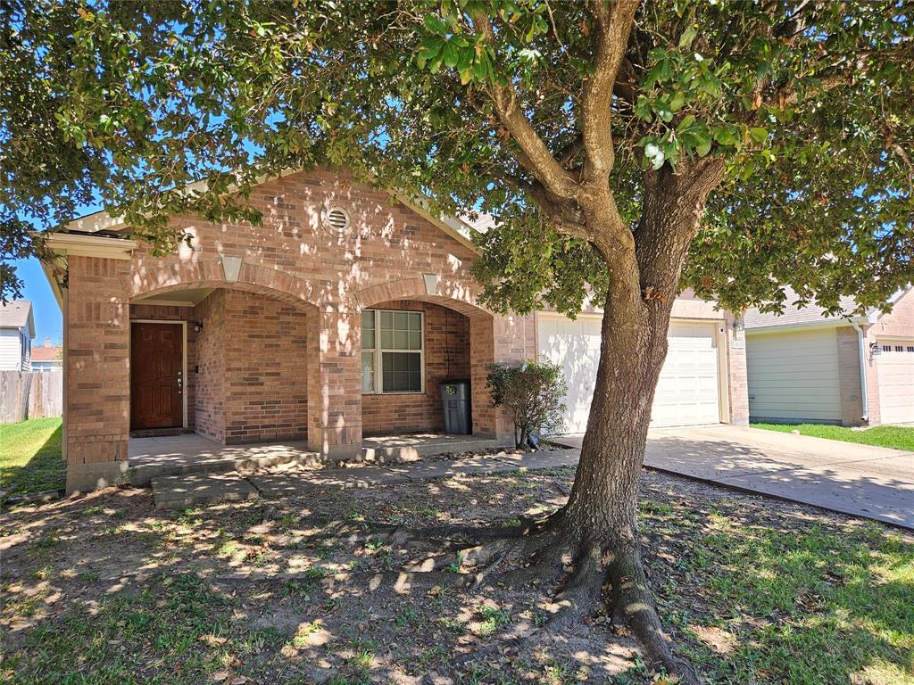 10635 Gold Finch Road, Baytown, Texas image 2