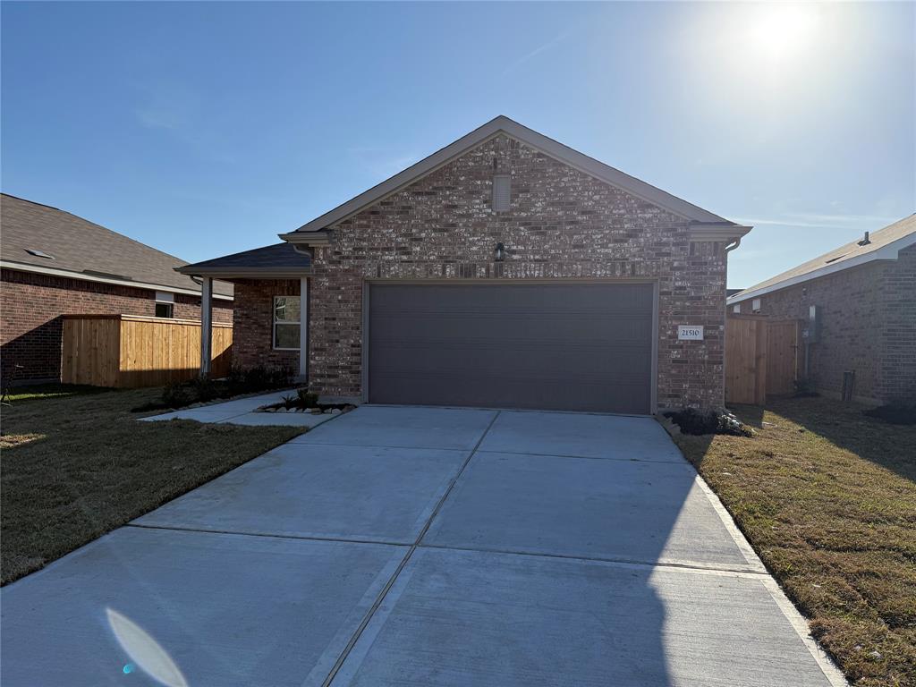 21510 Rolling Streams Dr, New Caney, Texas image 1